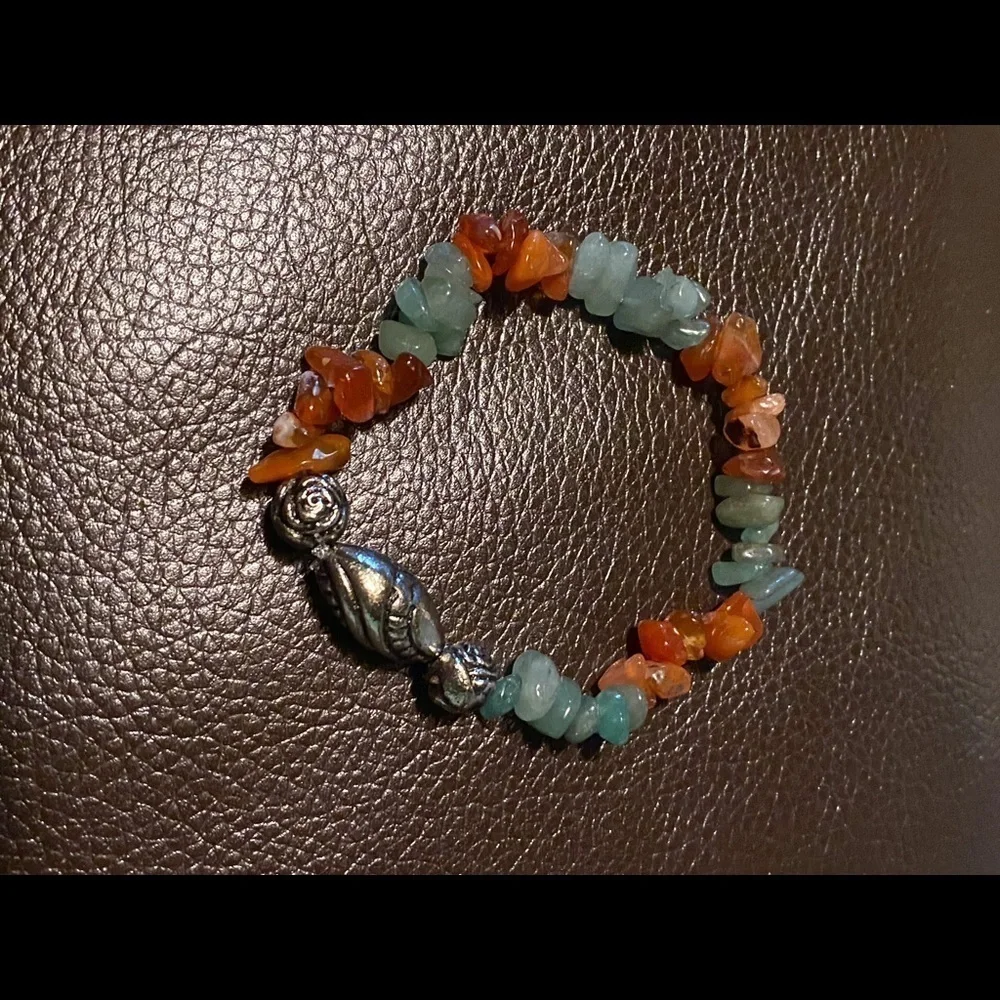👠7 inch beaded stone stretch bracelet👠
